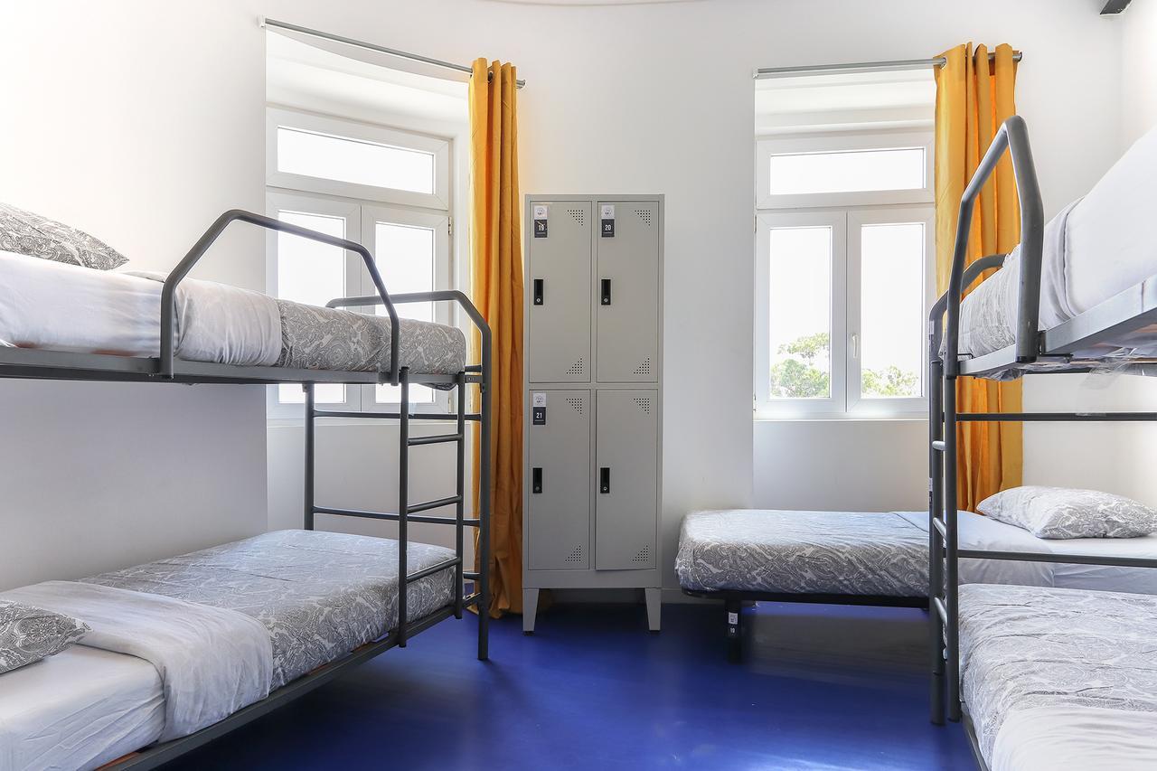 Kab+1 Hostel Лиссабон Экстерьер фото